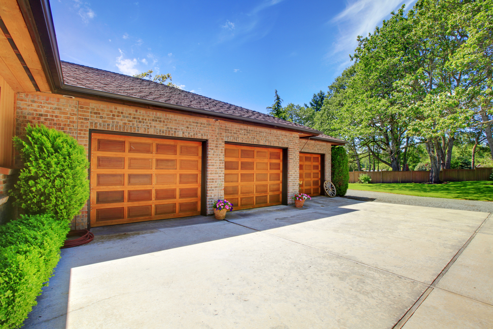 Garager er funktionelle, men en ny garage kan også være enormt flot.